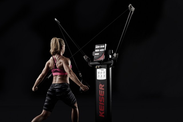 102784_08_Functional_Trainer_0011_BLK